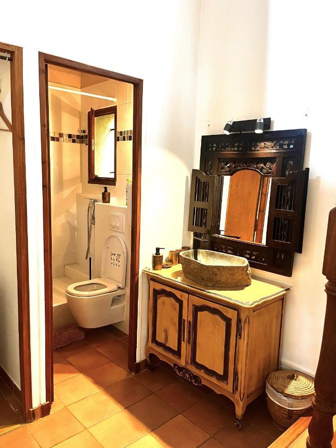 Bed and Breakfast Le Mazet De Choubouloute Saint-Gilles  Esterno foto