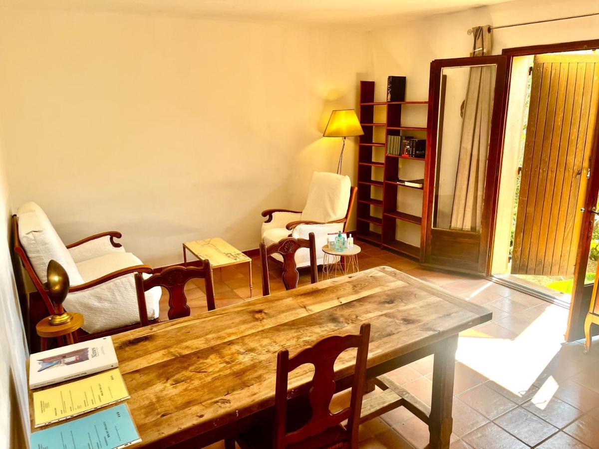 Bed and Breakfast Le Mazet De Choubouloute Saint-Gilles  Esterno foto