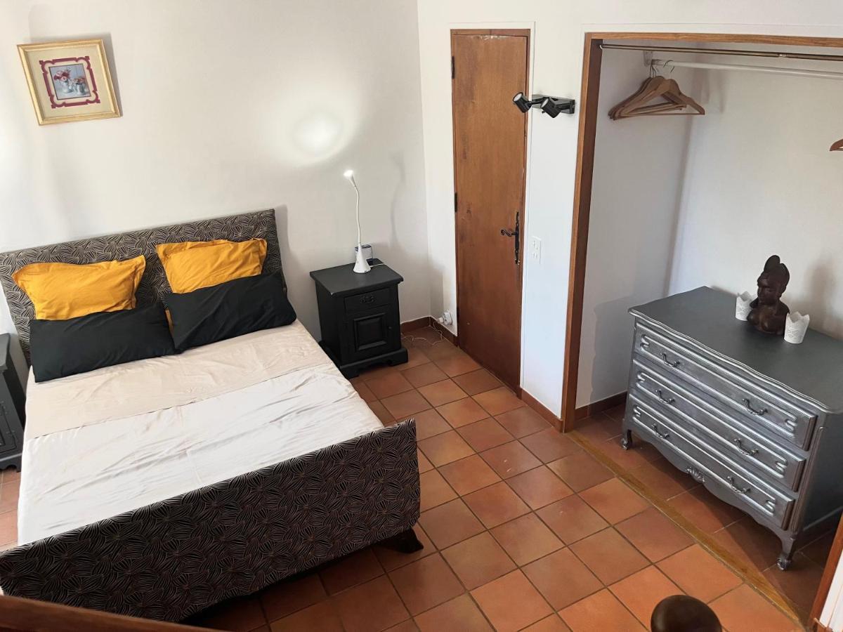 Bed and Breakfast Le Mazet De Choubouloute Saint-Gilles  Esterno foto